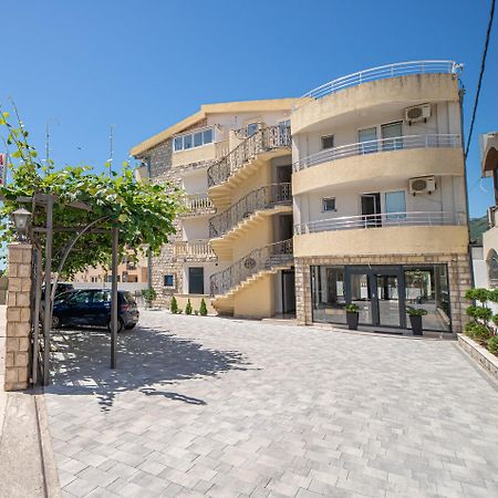 Villa Dana Bar Buitenkant foto
